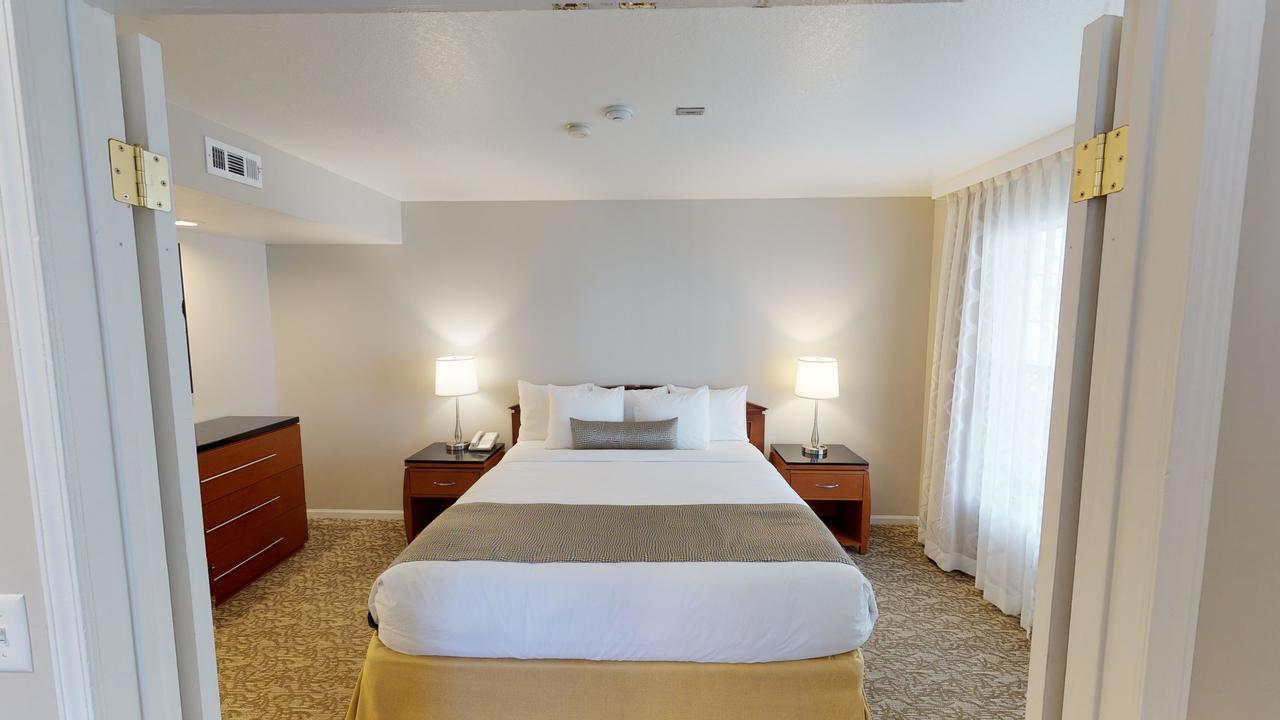 Chase Suite Hotel Newark Fremont Екстер'єр фото