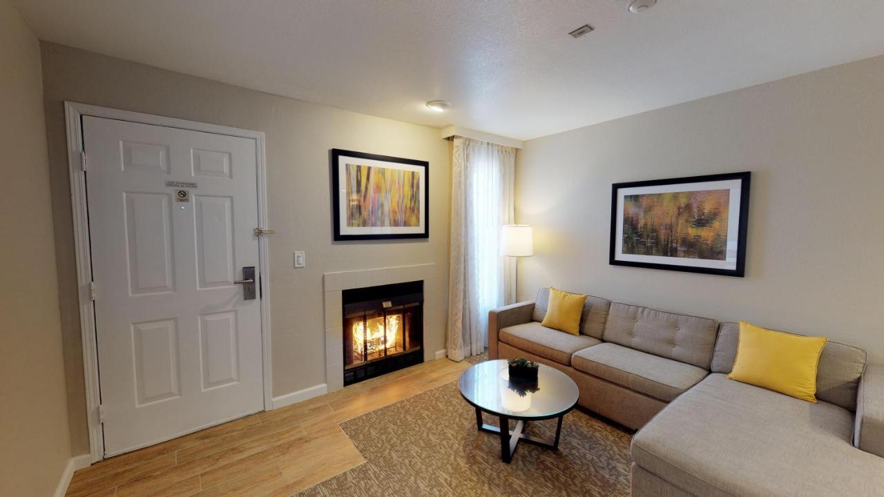 Chase Suite Hotel Newark Fremont Екстер'єр фото